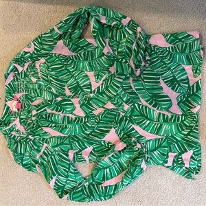 Lilly Pulitzer Elsa Silk Blouse in Let’s Go Bananas Conch Shell Pink EUC